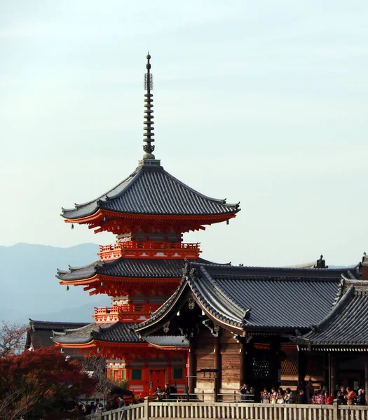 2017年11月17日 日本京都Higashiyama Kiyomizu 位于Kiyomizu的三层塔顶 — 图库照片