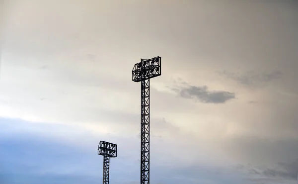 Silhouette Projecteur Terrain Football Mis Sur Ciel Comme Une Pluie — Photo