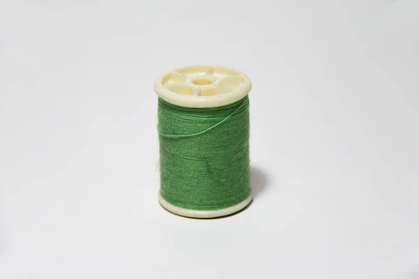 Green Thread Thread Roll White Background Use Already Sewing Garment — Stock Photo, Image