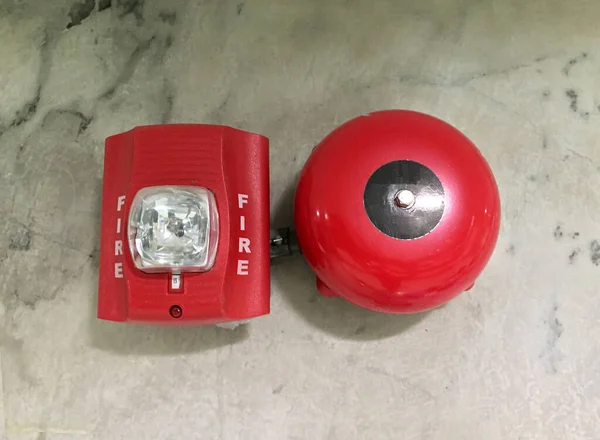 Alarma Fuego Color Rojo Pared Mármol Dos Formas Cuadrado Esfera —  Fotos de Stock