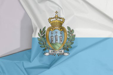 San Marino kumaş krep tasviri ve beyaz boşluk ile kat beyaz ve açık mavi yatay bicolor; ortasında silah palto ile yüklenmiş.