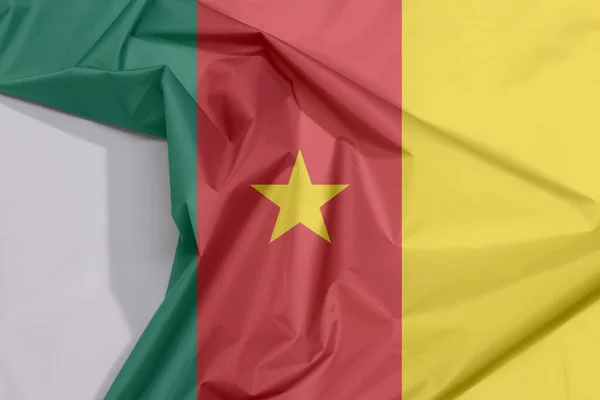 Camerún Crepé Bandera Tela Pliegue Con Espacio Blanco Verde Rojo — Foto de Stock