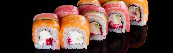 Verse Lekkere Sushi Met Zalm Donkere Achtergrond Van Dichtbij Bekeken — Stockfoto