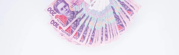 Beyaz arkaplanda izole edilmiş 200 hryvnia banknot koleksiyonu, yakın görünüm