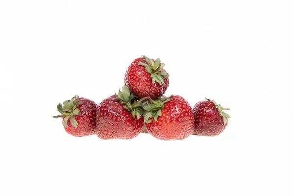 Fragole Fresche Crude Rosse Sfondo Bianco Vista Vicino — Foto Stock