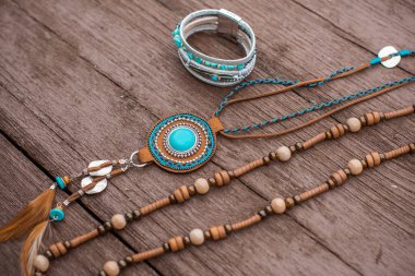 Boho aksesuarları. Kadın Bohem Moda Detayları 