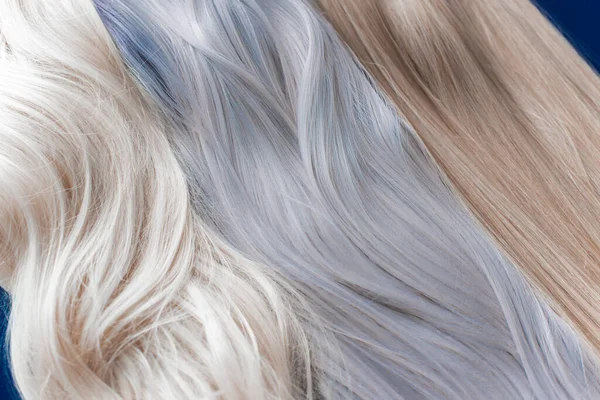 Perücken Synthetische Und Natürliche Haare Blonde Und Aschblonde Haare Schönheitskonzept — Stockfoto