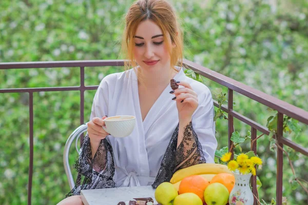 Hermosa Mañana Casa Chica Con Una Taza Café Concepto Estilo — Foto de Stock