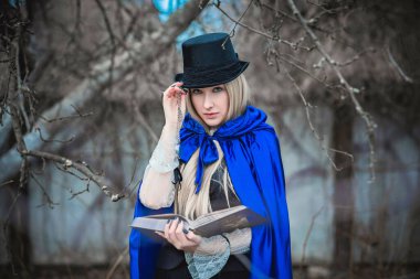 Aristokrat vampir kostümü, Viktorya tarzı gotik. Cadılar Bayramı ya da maskeli balo fikirleri