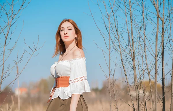 Nature Look Medieval Style Clothes Redhead Woman Cotton Vintage Blouse — Stock Photo, Image