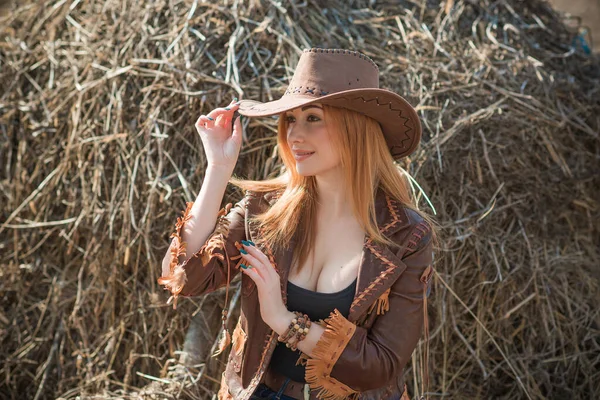 Girl American Country Style Leather Boho Jacket Cowboy Hat Nature — Stock Photo, Image