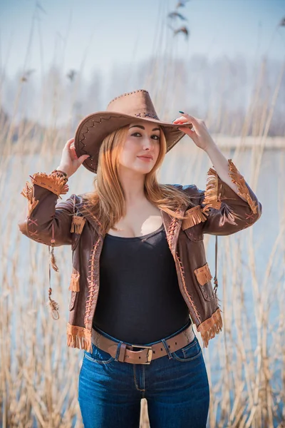 Girl American Country Style Leather Boho Jacket Cowboy Hat Nature — Stock Photo, Image