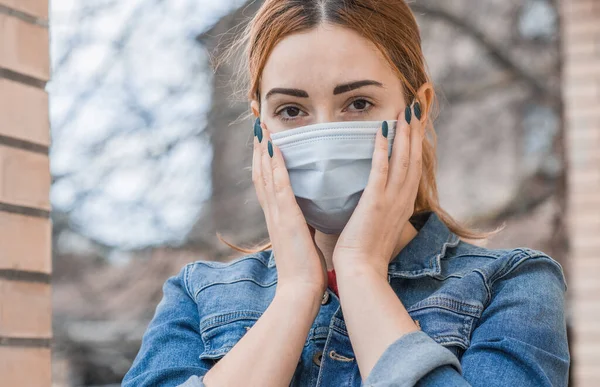 Opriţi Virusul Femeia Masca Protectie Textila Distanța Socială — Fotografie, imagine de stoc
