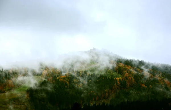 Bella Vista Sulle Montagne Tempo Vacanza Europeo Montagna Paesaggio — Foto Stock