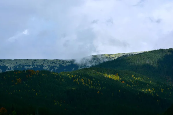 Вид Горы Европейское Время Отдыха Горах — стоковое фото