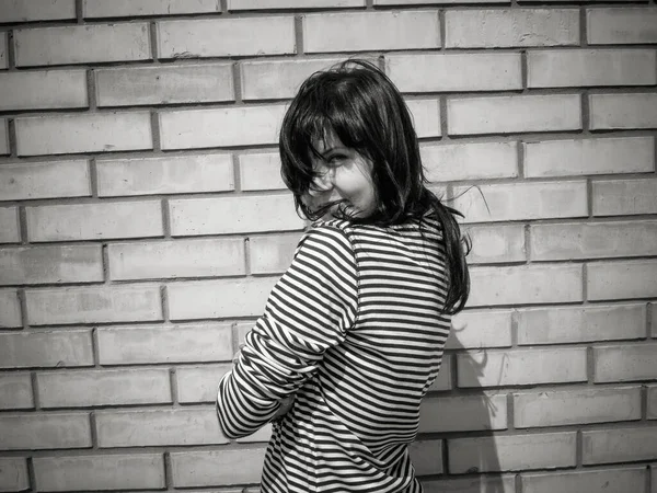 Νεαρή Απλή Ευρωπαία Φοιτήτρια Έφηβη Πορτρέτο Κορίτσι Από Μικρή Πόλη — Φωτογραφία Αρχείου