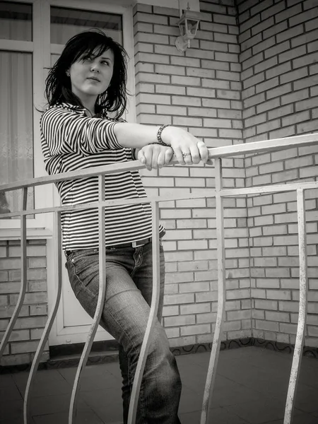 Joven Estudiante Europea Simple Estilo Vida Teeagers Muchacha Retrato Ciudad —  Fotos de Stock