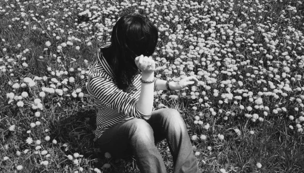 Chica Joven Pensamientos Deprimidos Acerca Los Problemas Suicidio Vida Personal —  Fotos de Stock