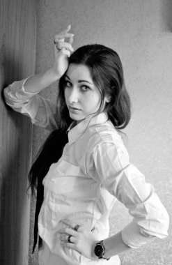 Yurtta kalan basit bir Amerikalı kız öğrenci. Öğrencilerin ve gençlerin hayatları ve evden uzak davranışları. Kendini ve gençlik tarzını bulmak.