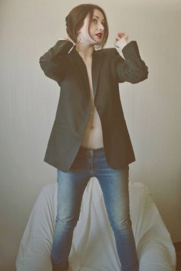 Hanımlar için klasik karışım, kıyafet ayrıntıları, sokaktaki kadın.