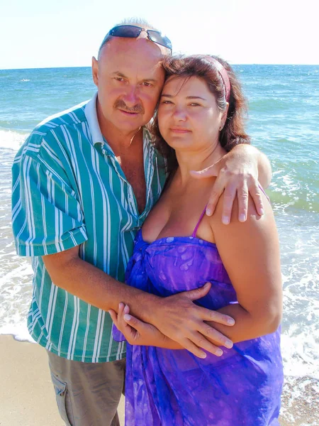 Married Couple Middle Aged Ordinary Americans Little Excess Weight Rest — Stok Foto