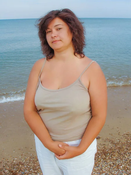 American Woman Size Resting Seashore Early Morning Enjoying Sun Resort — стокове фото