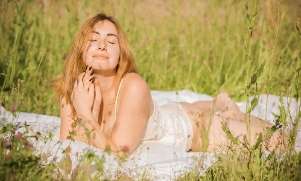 Trend Kein Make Ohne Retusche Echte Schönheit Der Frau Wie — Stockfoto