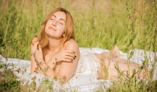 Trend Kein Make Ohne Retusche Echte Schönheit Der Frau Wie — Stockfoto