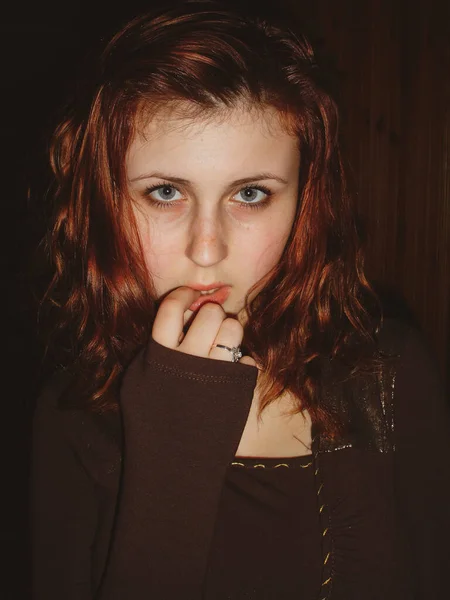 Νεαρό Κορίτσι Είναι Καταθλιπτικές Σκέψεις Για Προβλήματα Αυτοκτονίας Στην Προσωπική — Φωτογραφία Αρχείου