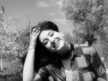 Küçük bir kasabadan sıradan bir kız, ergenler ve öğrenci yaşam tarzı. Sorunlar ve mutluluk