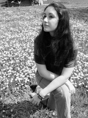 Küçük bir kasabadan sıradan bir kız, ergenler ve öğrenci yaşam tarzı. Sorunlar ve mutluluk