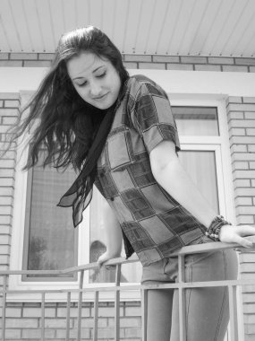 Küçük bir kasabadan sıradan bir kız, ergenler ve öğrenci yaşam tarzı. Sorunlar ve mutluluk