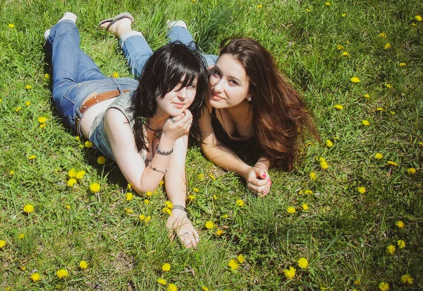 Casal Meninas Adolescentes Comunidade Lgbtq — Fotografia de Stock