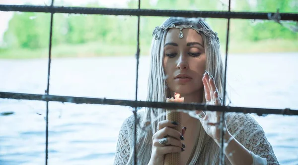 Stará Evropská Magie Mystická Pohanská Scéna Žena Jezeře Rituály Magické — Stock fotografie