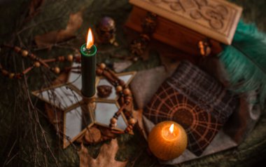 Tarot kartları ve diğer sihirli kehanet tahminleri