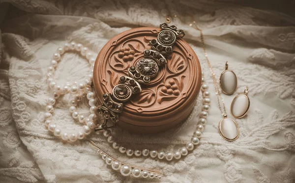 浪漫的老式珠宝和饰物 美丽的细节 — 图库照片