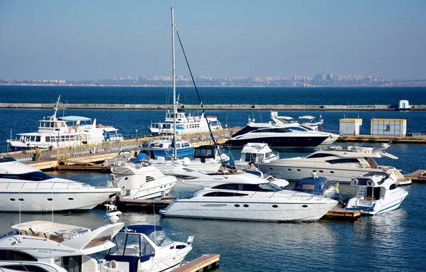 Barcos Atracados Marina Luxo — Fotografia de Stock