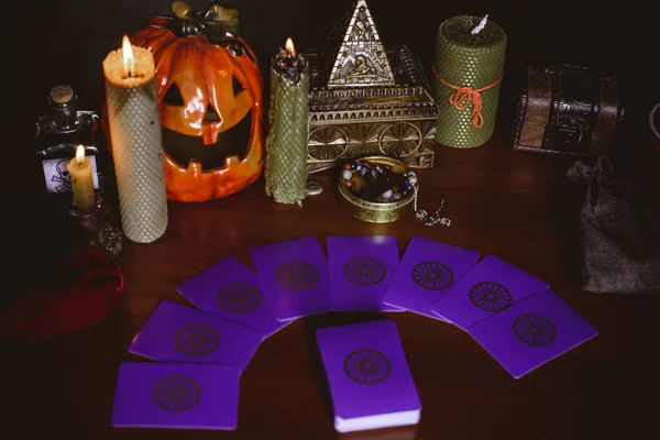 Mystieke Sfeer Blik Tarotkaart Tafel Esoterisch Concept Waarzeggerij Voorspellingen — Stockfoto