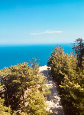 Tatil zamanı. Bahar - Yaz sezonu. Tatil ve seyahat zamanı. Denizde kaymak, oldukça güzel manzara.