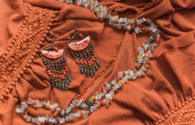 Bohem mahsulü, aksesuar, kıyafet için moda ayrıntıları, değerli taşlar.