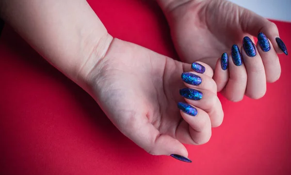 Manicure Brilhante Ideias Para Mulheres Beleza Cuidado Mãos Unhas — Fotografia de Stock