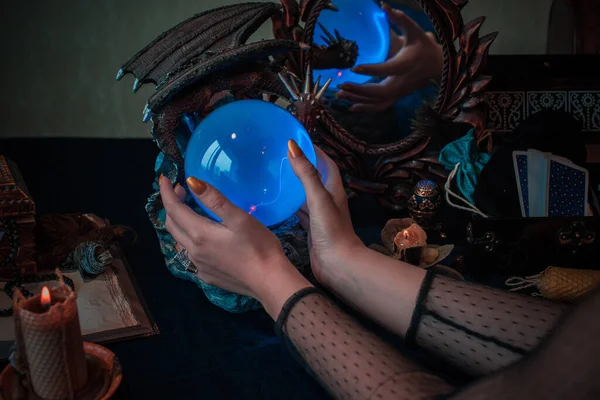 Tarocchi Sfera Cristallo Candele Bottiglie Magiche Streghe Wicca Sfondo Esoterico — Foto Stock