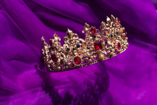 Luxe Kroon Modieuze Rijke Stijl Voor Dames — Stockfoto