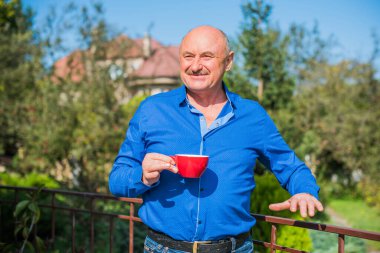 Olgun yaşlı adam hayatı, yaşam tarzı konsepti yaşlı insanlar, hayat parçaları.