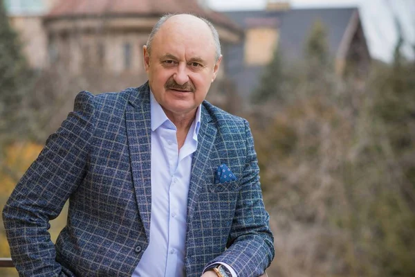 Olgun yaşlı adam hayatı, yaşam tarzı konsepti yaşlı insanlar, hayat parçaları.