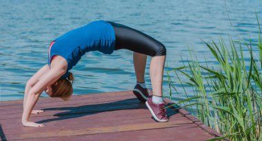 Kadın eğitimi, doğada egzersiz yapma, kilo verme sağlık zamanı, karantina sonrası şekil verme.