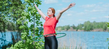 Kadın eğitimi, doğada egzersiz yapma, kilo verme sağlık zamanı, karantina sonrası şekil verme.