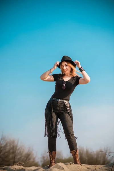 Fashionable Outfit Details Size Girl Large Size Fringe Belt Fedora — Stock Photo, Image