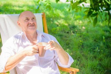 Olgun erkek yaşam tarzı, yaşlı adam, 50 'lerden sonraki hayat, yaşam tarzı. Avrupalı ya da Amerikalı kıdemli adamın portresi