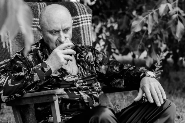 成熟した男性のライフスタイル 高齢者 50代以降の生活 ライフスタイル 欧米の老人像 — ストック写真